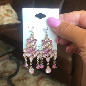 NWT Gold tone pink multi shade chandelier earrings. Never worn